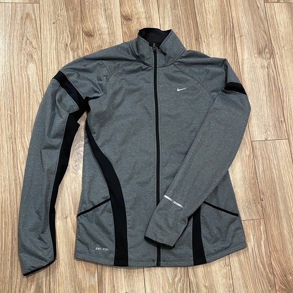 Nike jacket - Picture 1 of 8
